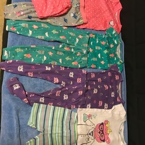 Carter’s 4 Sets of Pajamas 2T Gently Used So Cute!